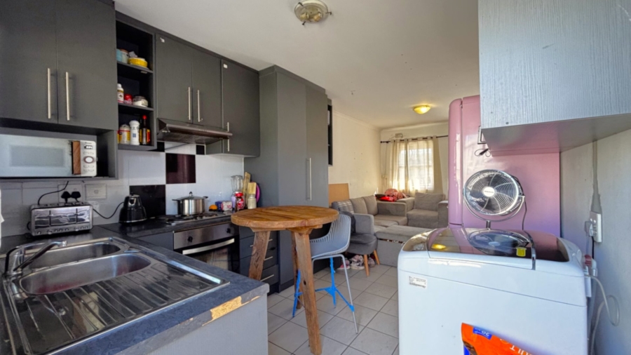 2 Bedroom Property for Sale in Lentegeur Western Cape